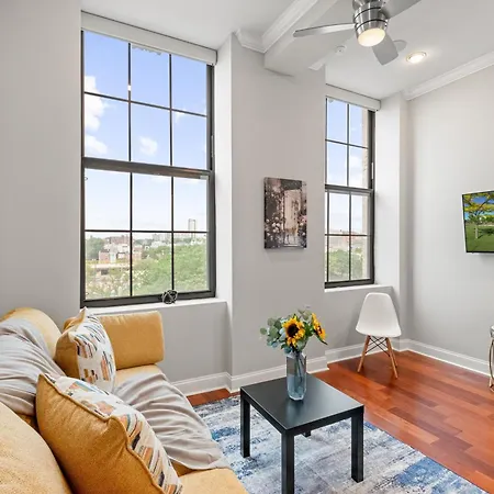 Lavish 1Br Rooftop Pool & Gym